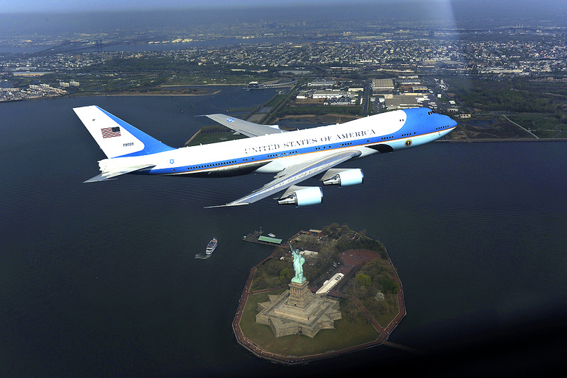 custom_1242051115881_air-force-one-over-new-york.jpg